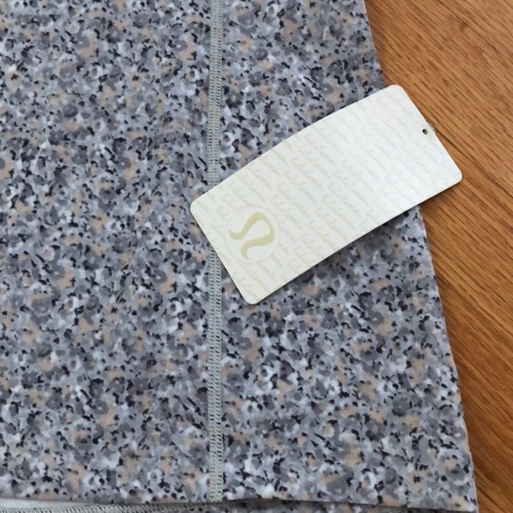 Lululemon Perfect Yoga tank - Picture 7 of 8